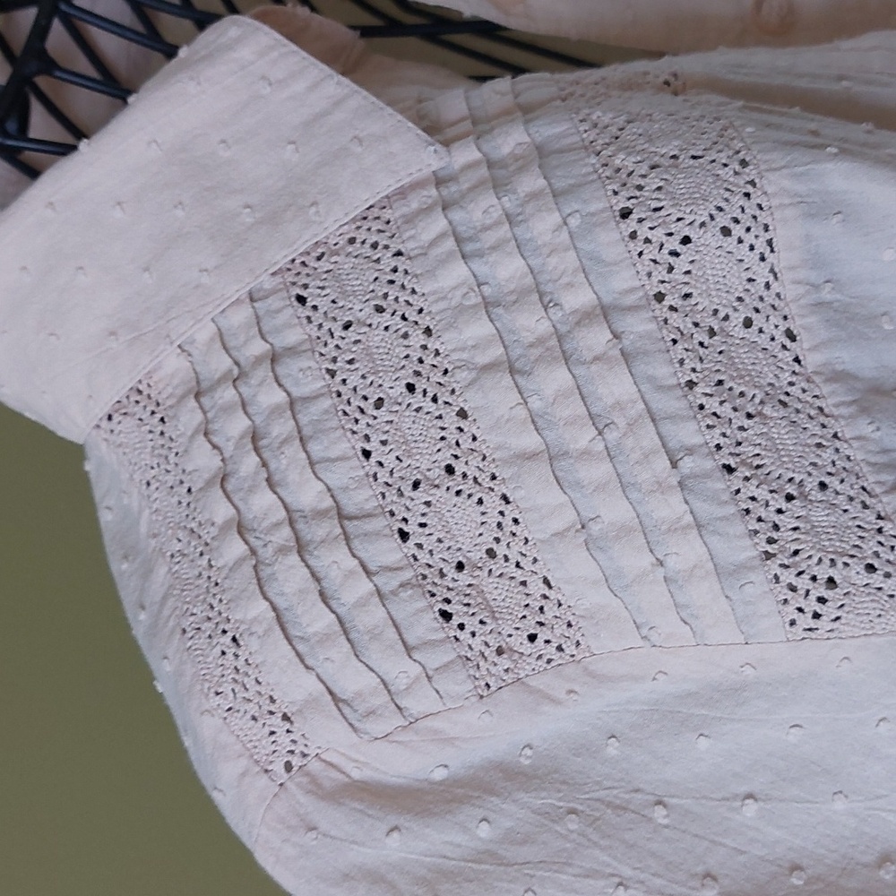 CAPACITY UNLIMITED lace blouse, size M/L, 100 % cotton